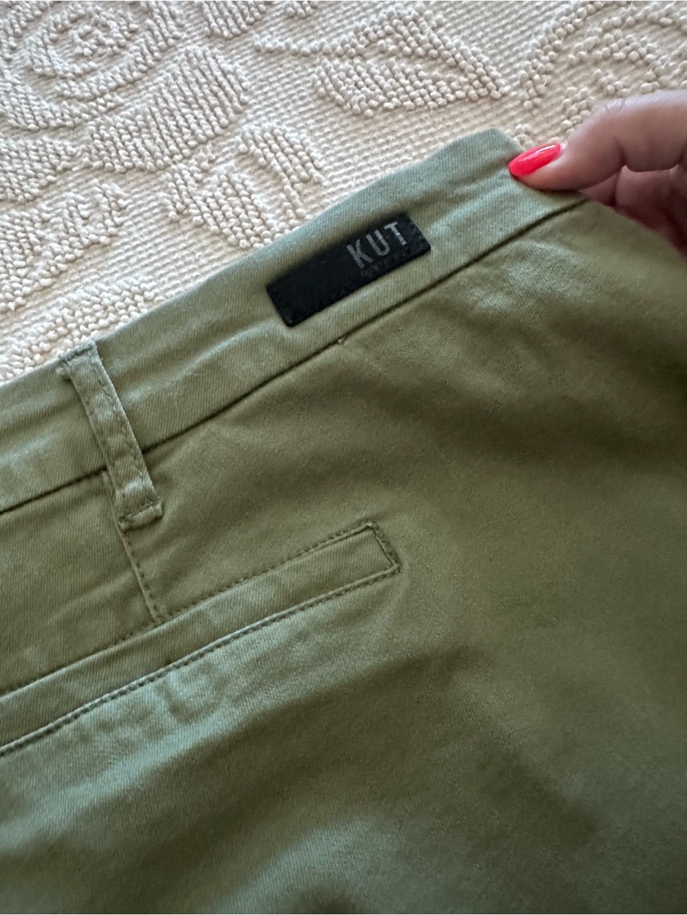 KUT Women’s Earthy Green Chino Trouser Shorts Flat Front Size 22W Regular Fit - Picture 3 of 7
